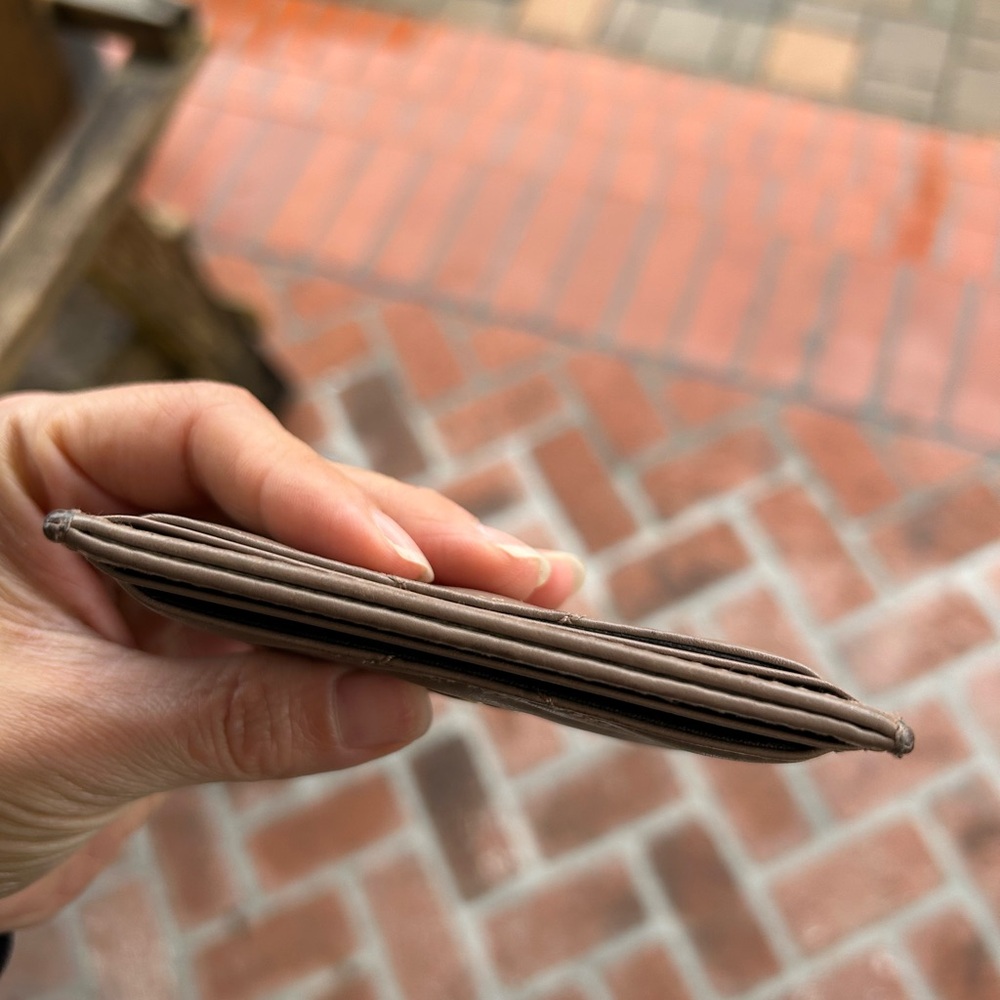 Gucci GG Marmont Taupe Card Holder - Picture 8 of 8